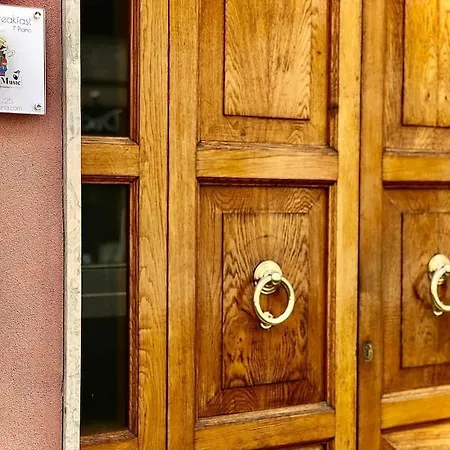 Arts And Music - Luxury * Ancona