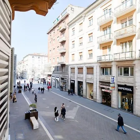 Arts And Music - Luxury * Ancona