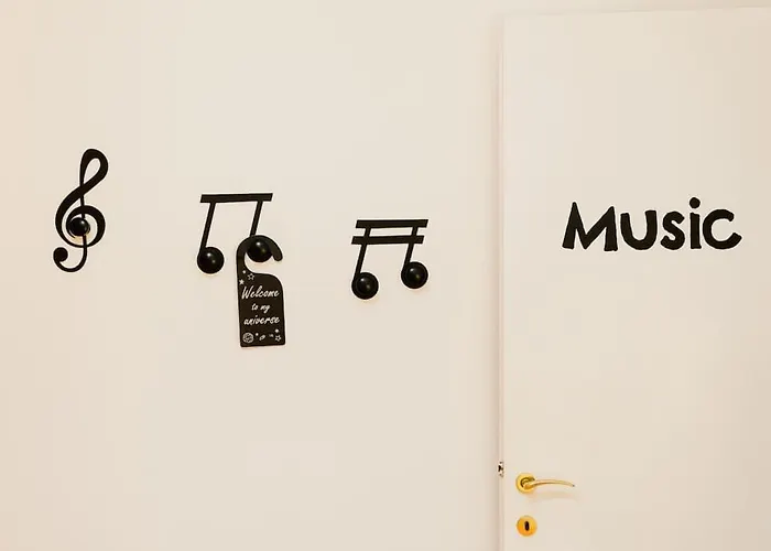 Arts And Music - Luxury * Ancona