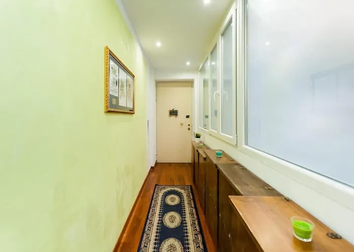 Arts And Music - Luxury Apartment