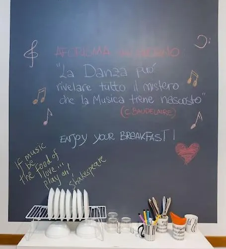 Arts And Music - Luxury Apartment Ancona