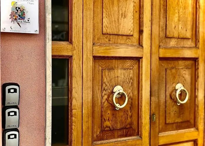 Arts And Music - Luxury * Ancona