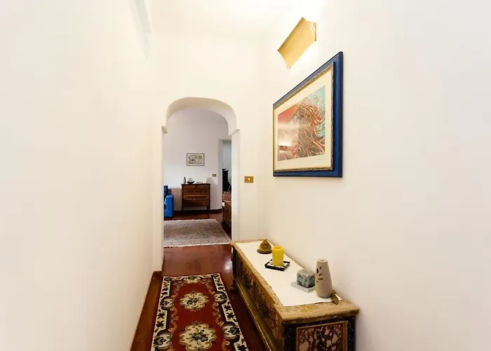 Arts And Music - Luxury Apartment